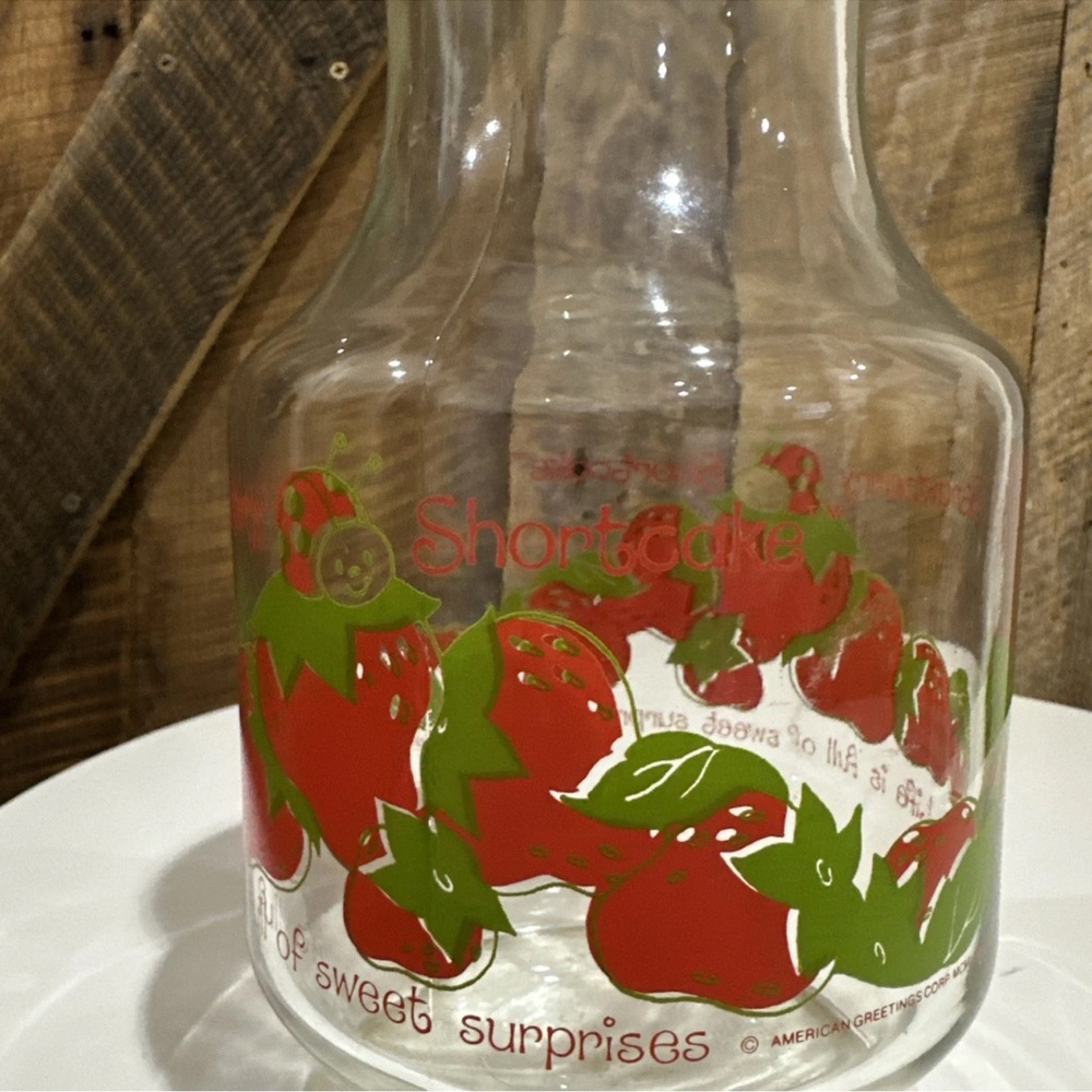 Vintage 1980s Strawberry Shortcake Juice Carafe 9" With Lid American Greetings - Picture 8 of 11